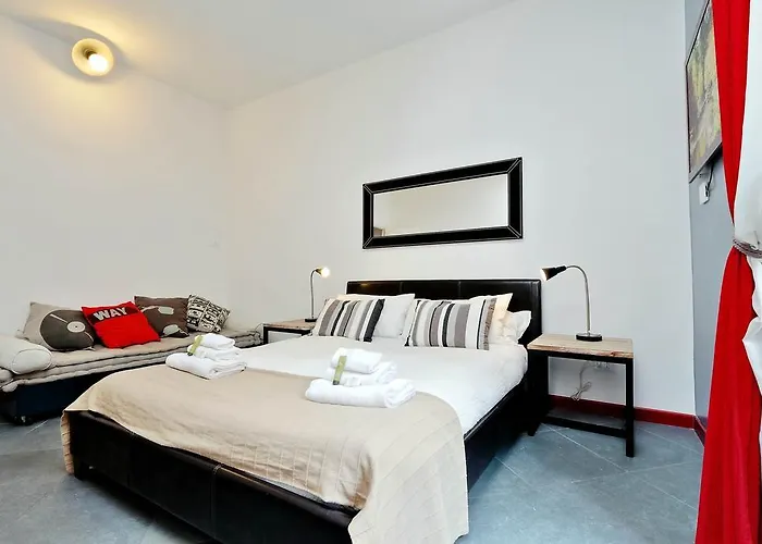 Apartment Cozy Fabia 300 Mt From Colosseum Rom